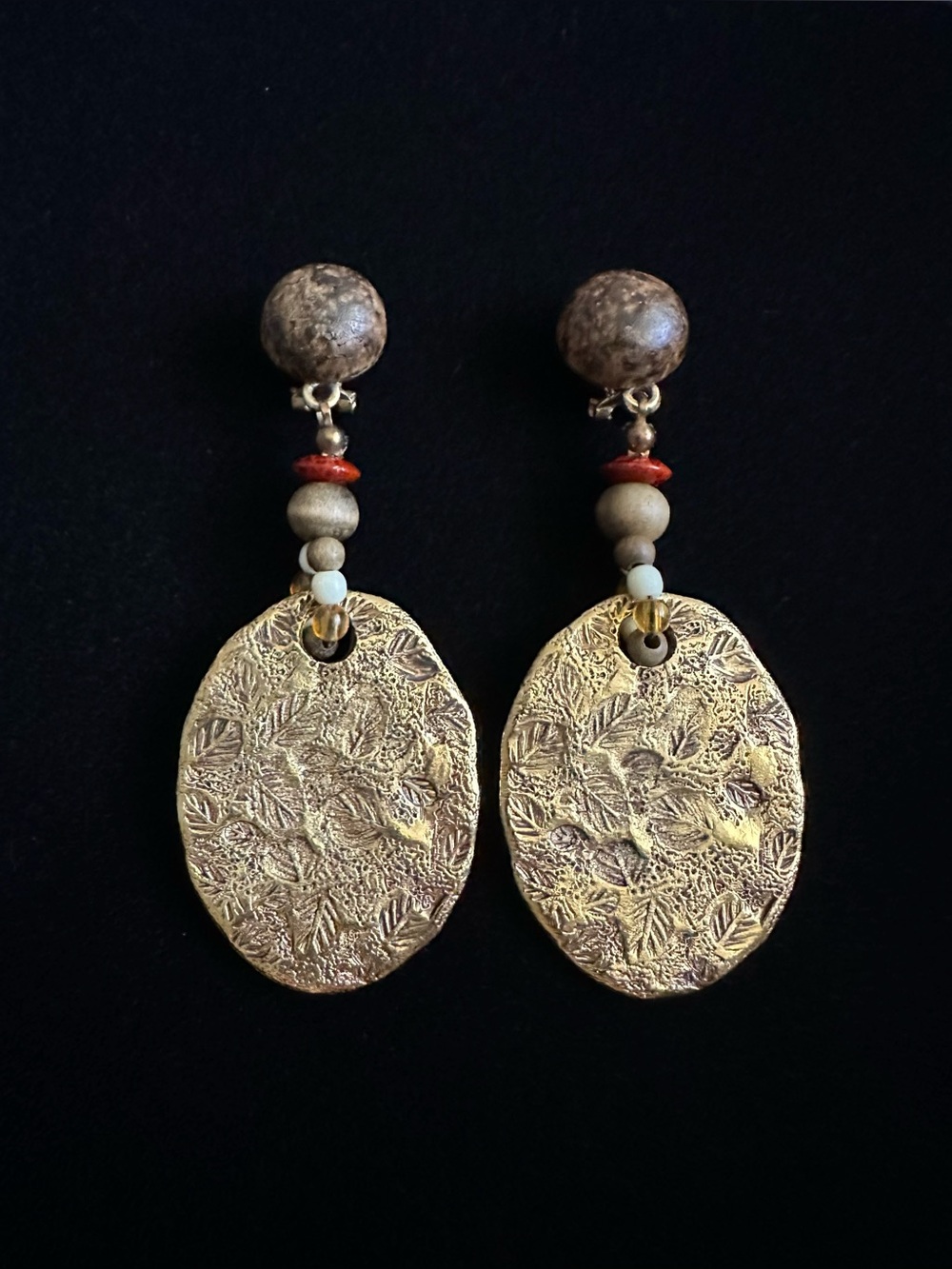 EUC Vintage Liz Claiborne Gold Textured Leaf Oval Drop Earrings - Women Jewelry